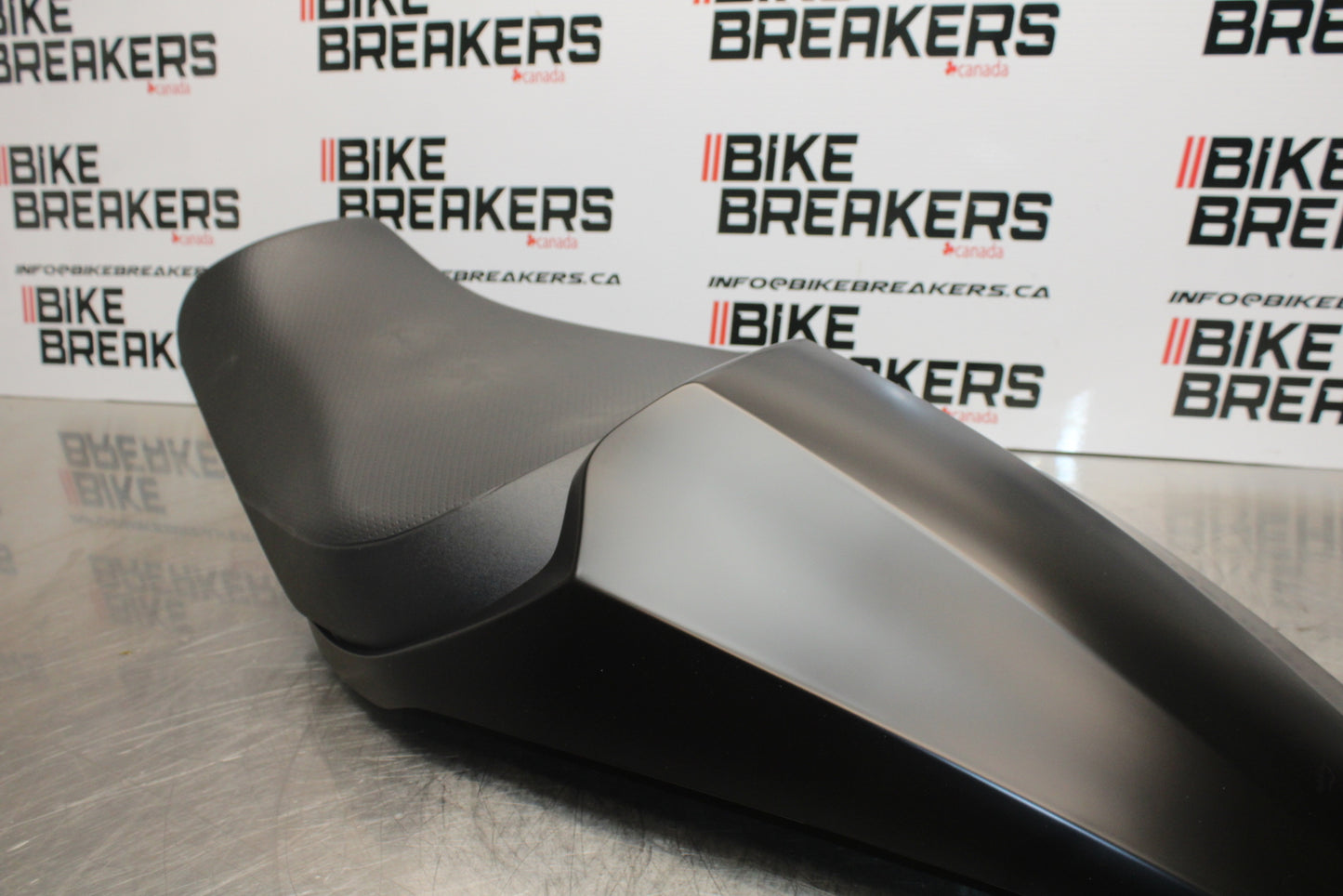 23-24 KAWASAKI NINJA ZX14R NEW!! FRONT REAR SEAT SADDLE & SOLO FAIRING BB153