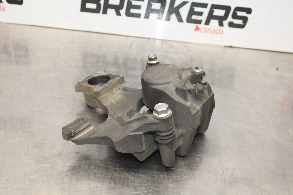 08-10 SUZUKI GSXR 600 REAR BACK BRAKE CALIPER W MOUNT BRACKET BB835