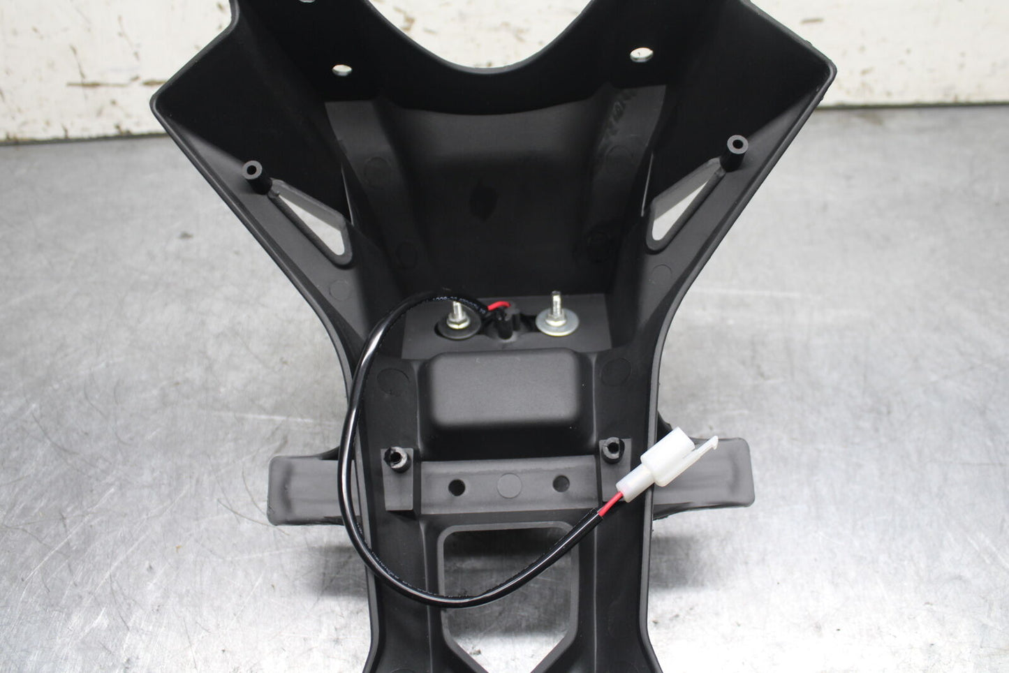 05-08 SUZUKI GSXR1000 REAR BACK FENDER MUD GUARD BB113