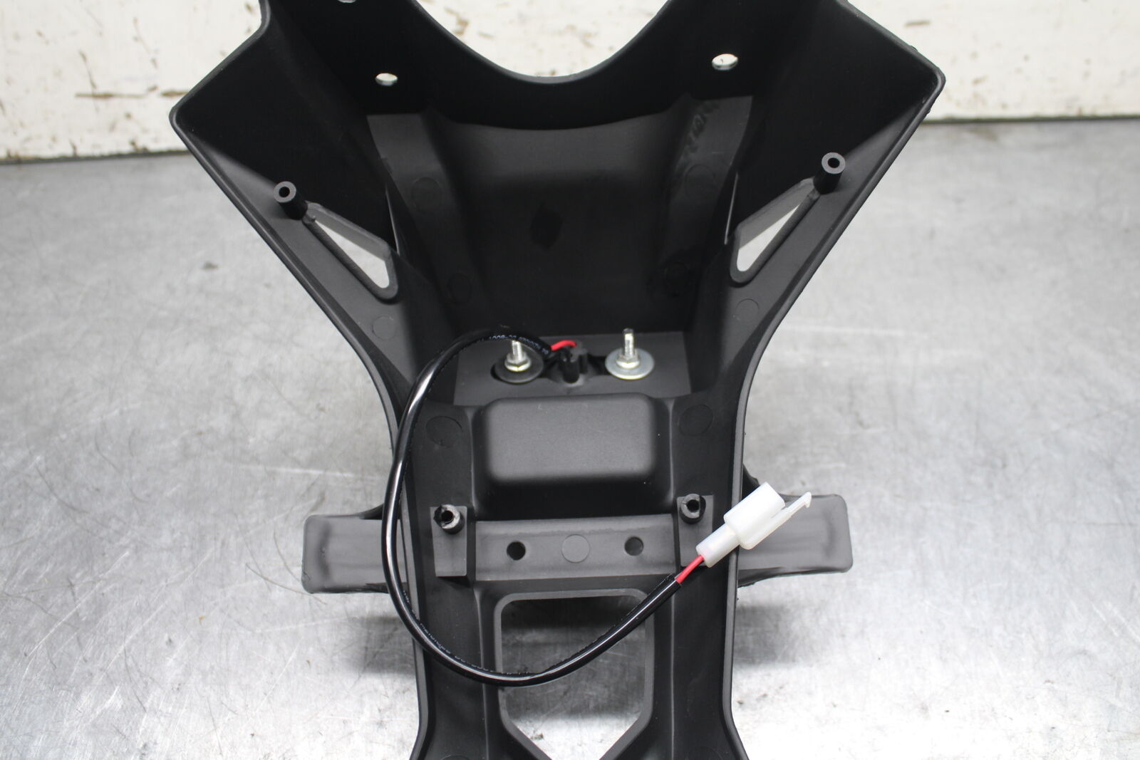 05-08 SUZUKI GSXR1000 REAR BACK FENDER MUD GUARD BB113