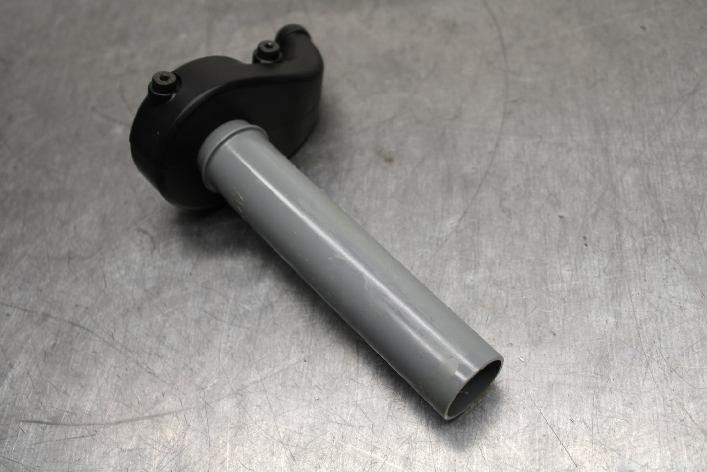 12-25 KAWASAKI NINJA ZX14R NEW!! THROTTLE CABLE LINE HOUSING GUIDE BB757