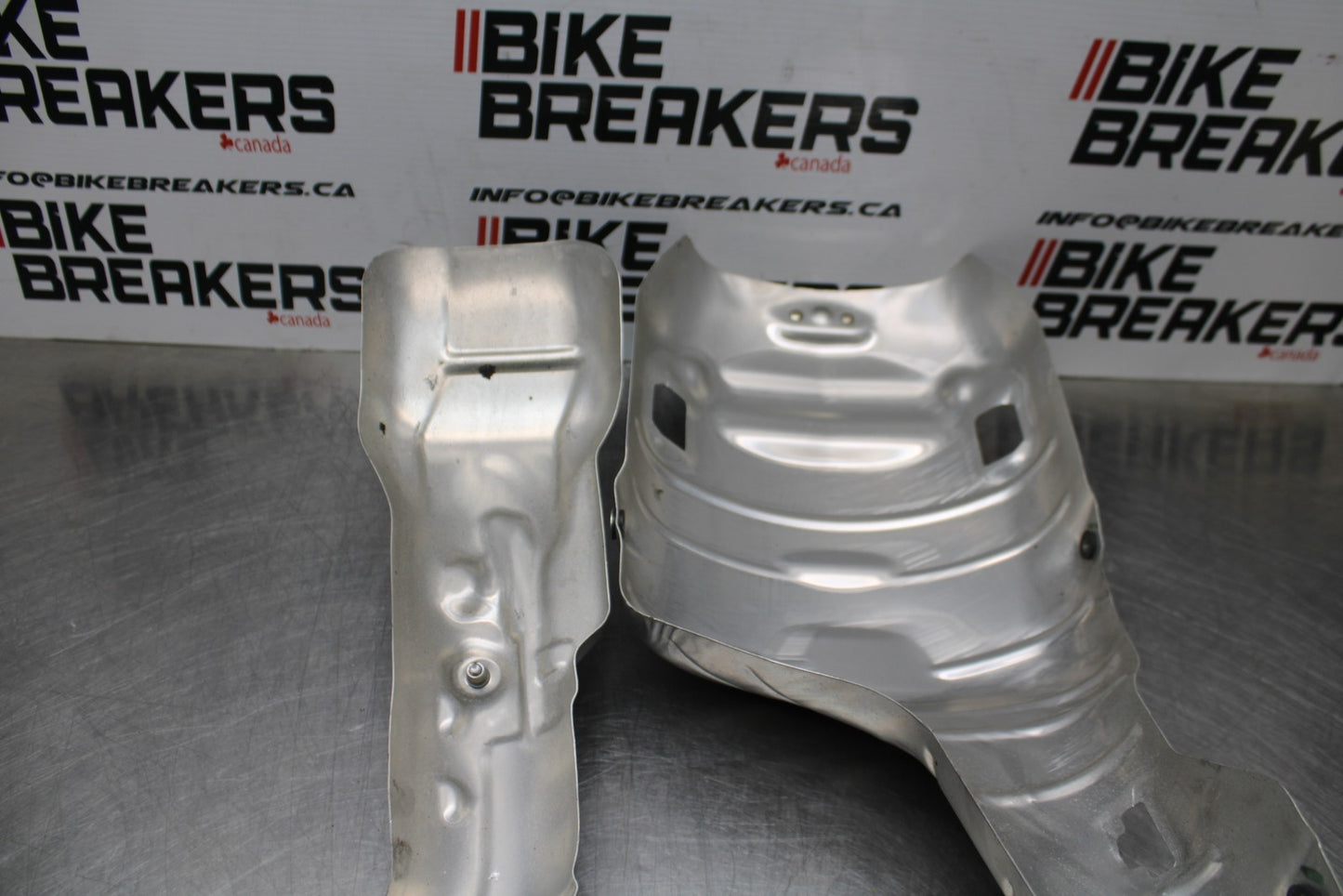 13-24 HONDA CBR600RR MUFFLER EXHAUST PIPE COVER HEAT SHIELD GUARD BB772