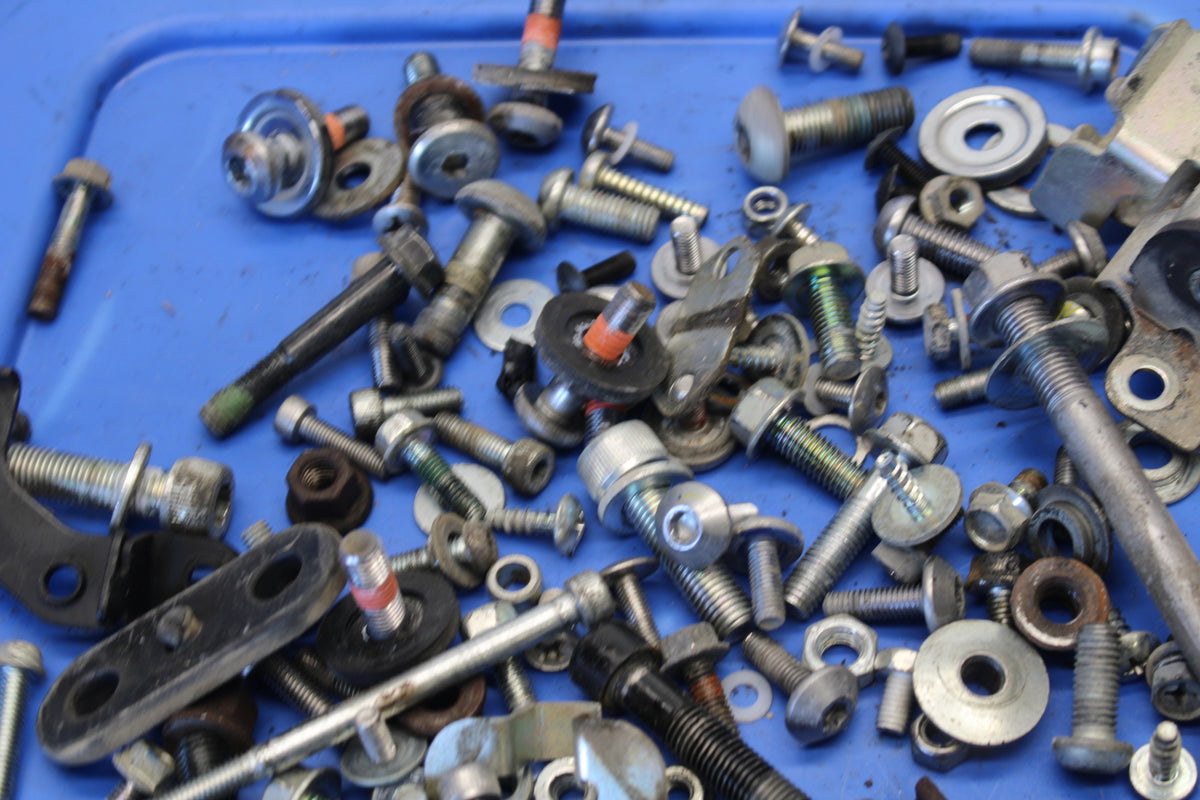 09-15 YAMAHA FZ6R ENGINE MOUNTING BOLTS HARDWARE MOTOR SCREWS BB686