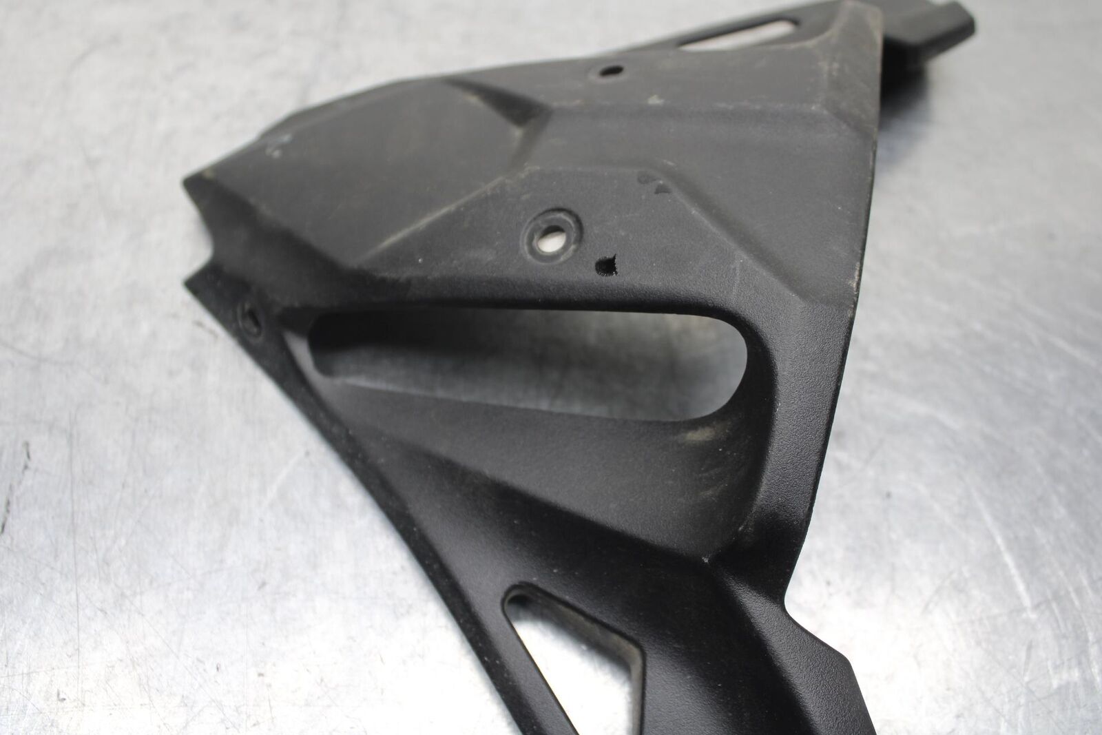 17-20 KAWASAKI NINJA 650 EX650 ABS FRONT CENTER COWL FAIRING BB88