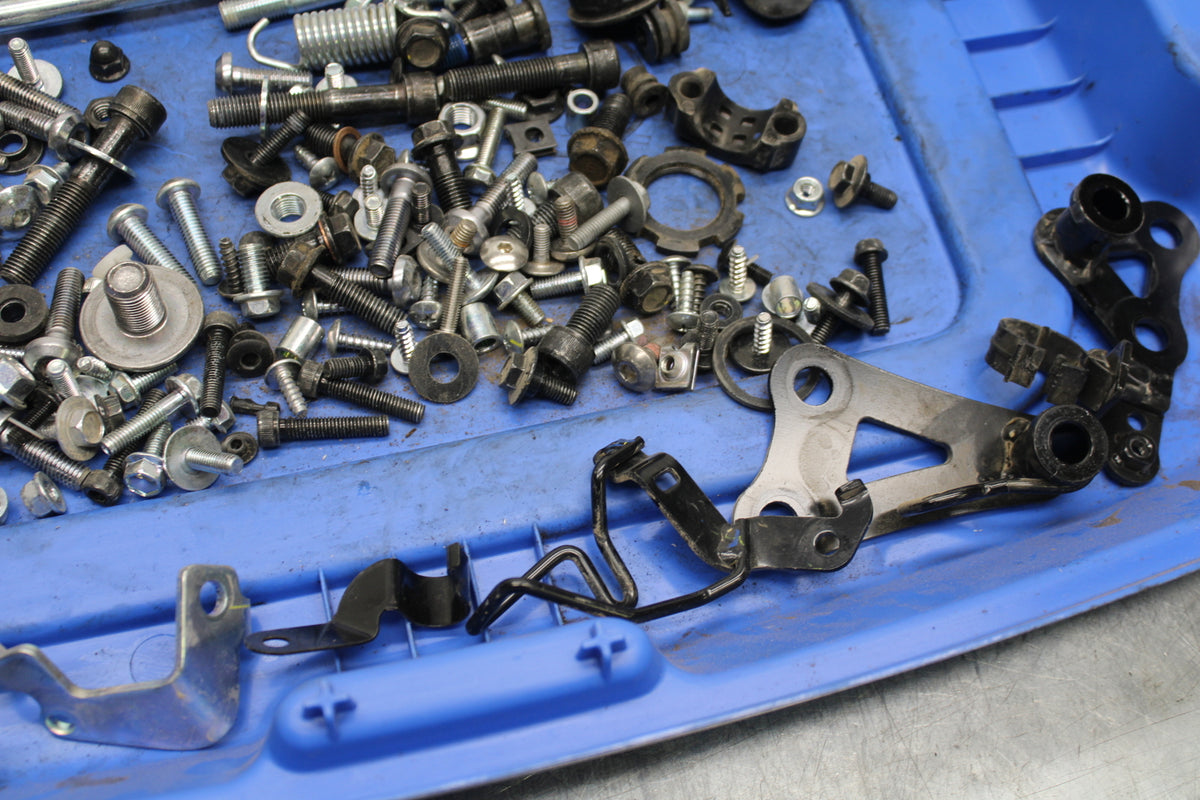 19-24 YAMAHA R3 MOUNTING BOLTS HARDWARE MOTOR SCREWS BB736
