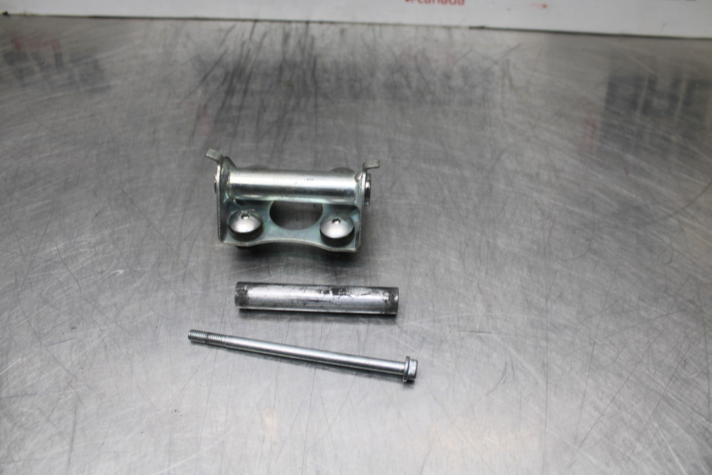 07 SUZUKI GSXR1000 GAS TANK FUEL CELL PETROL RESERVOIR BRACKET MOUNT BB770