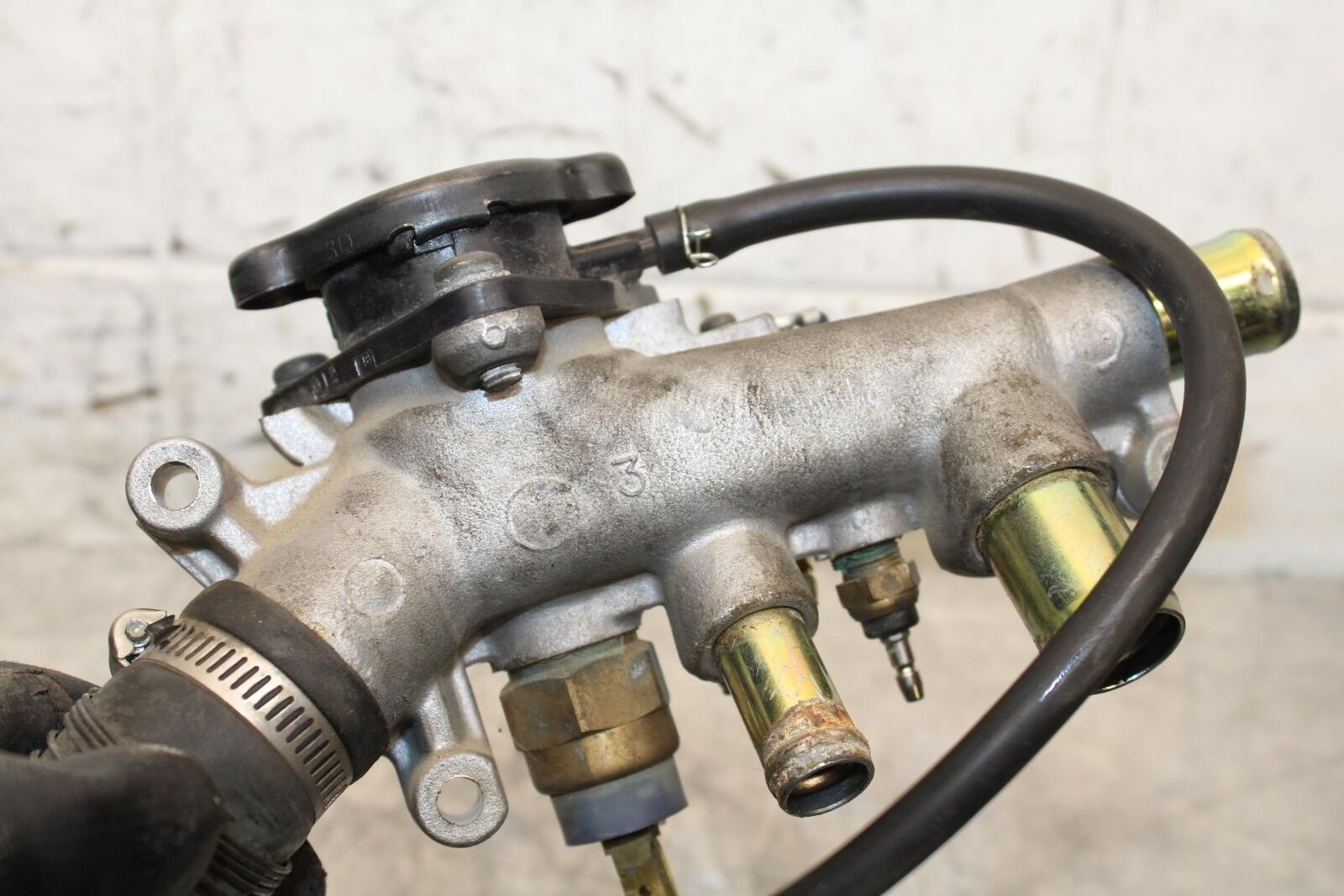 2003 Yamaha Vmax 1200 VMX1200 THERMOSTAT WITH HOUSING BB563