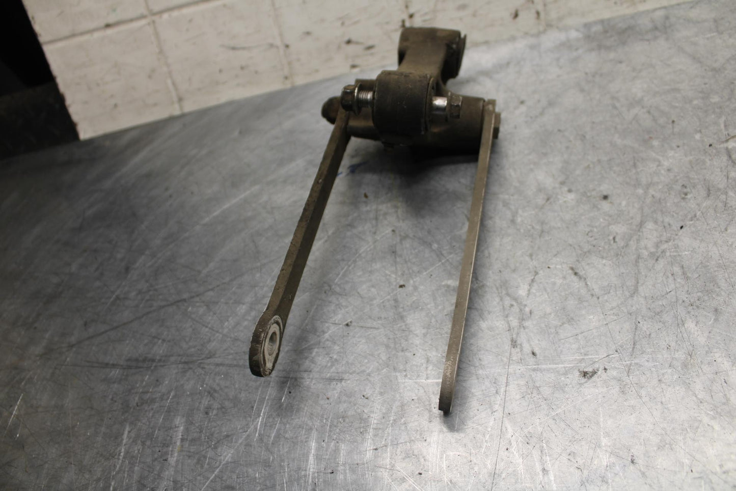 2004 Kawasaki Ninja ZX6RR ZX600M REAR DOGBONE SHOCK LINKAGE LINK BB43