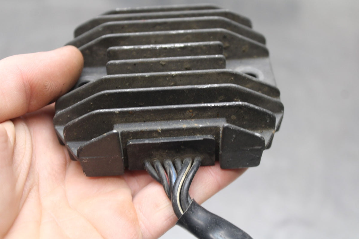 00-02 KAWASAKI NINJA ZX6R RECTIFIER VOLTAGE REGULATOR BB750