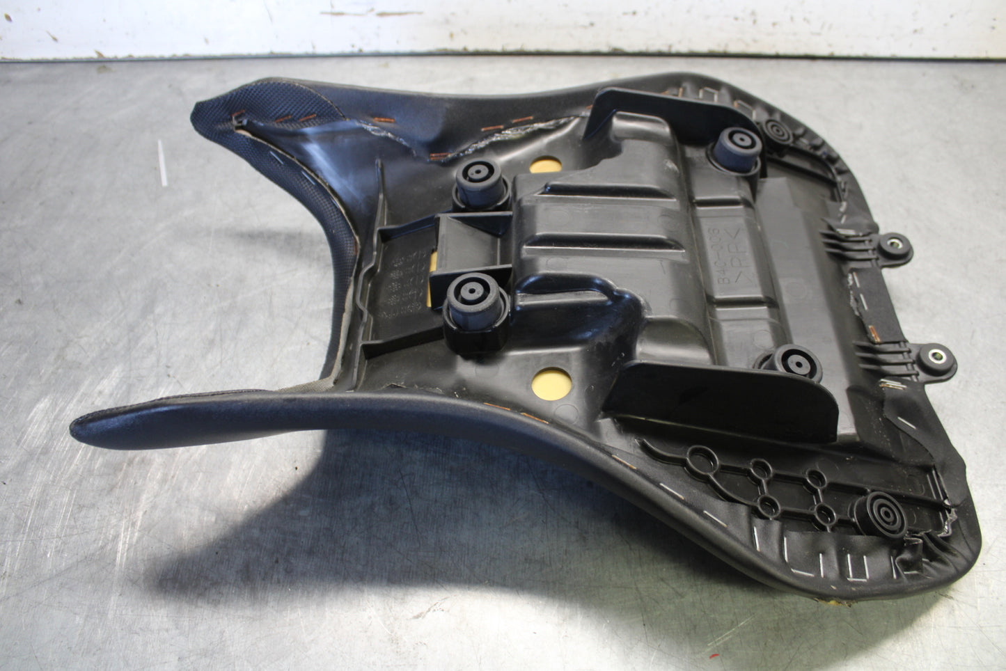 21-24 YAMAHA MT-07 FRONT DRIVERS SEAT PAD SADDLE PILLION BB662