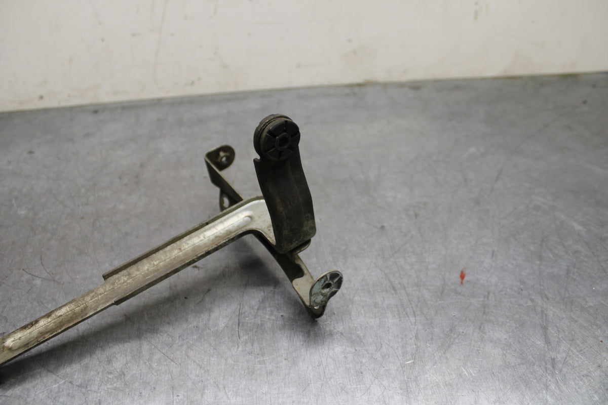 09-11 SUZUKI GSXR1000 OIL COOLER MOUNTING BRACKET MOUNT SUPPORT BB125