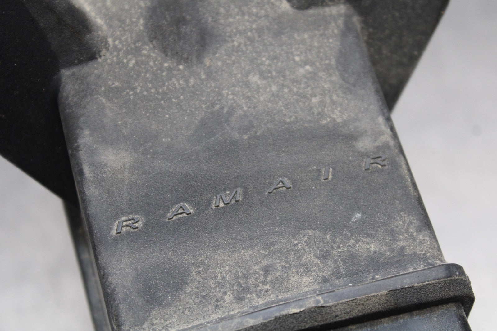 07-08 KAWASAKI NINJA ZX6R RAM AIR INTAKE TUBE DUCT 39045-0030 BB203