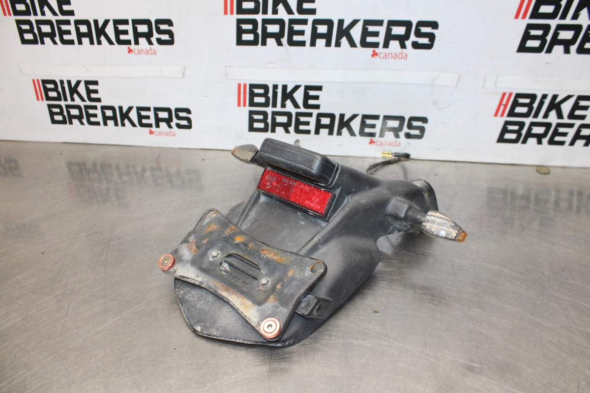 05 DUCATI SUPERSPORT 800 REAR BACK FENDER MUD GUARD BB913