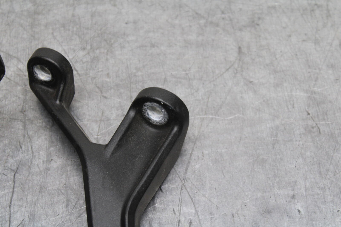 19-22 KAWASAKI Z400 REAR BACK PASSENGER PEG SET PAIR BB738