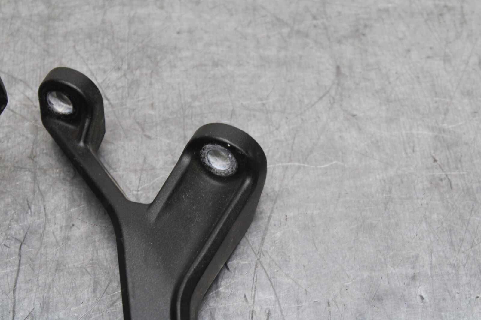 19-22 KAWASAKI Z400 REAR BACK PASSENGER PEG SET PAIR BB738