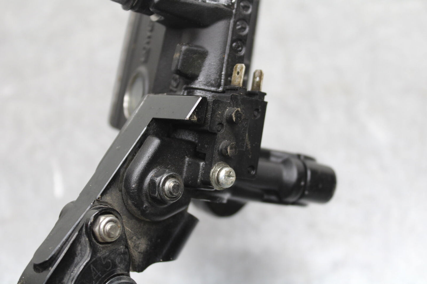 09-15 YAMAHA FZ6R FRONT BRAKE MASTER CYLINDER w/ LEVER 36C-W2587-00-00 BB719