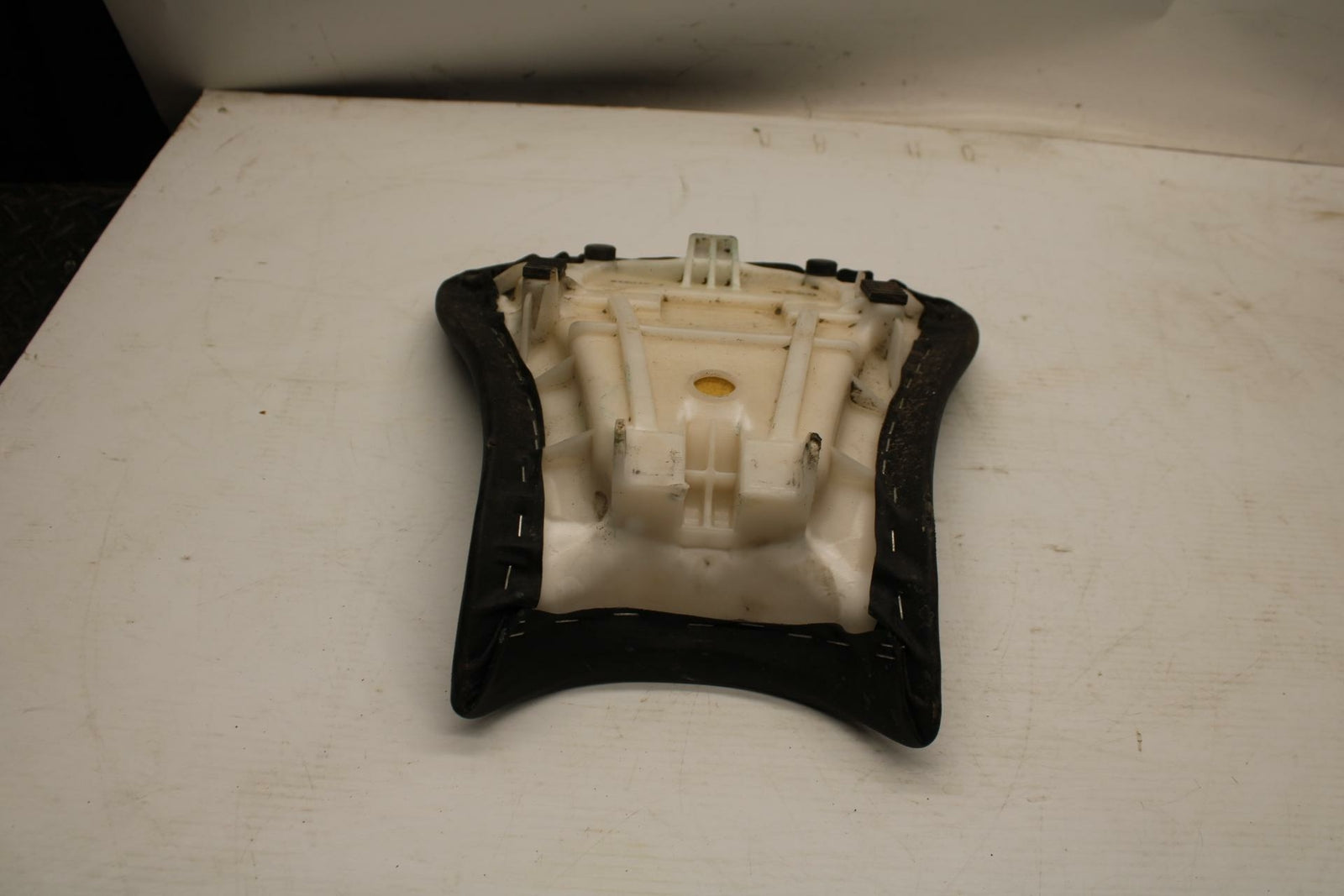 13-18 KAWASAKI NINJA ZX6R FRONT DRIVERS SEAT PAD SADDLE PILLION BB353