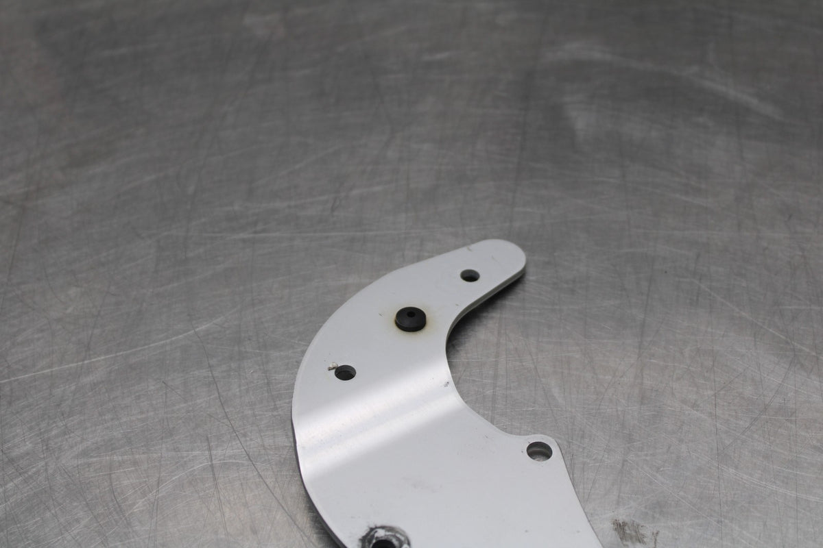 08-16 YAMAHA YZF R6 FRONT SEAT MOUNTING BRACKET MOUNT BB856