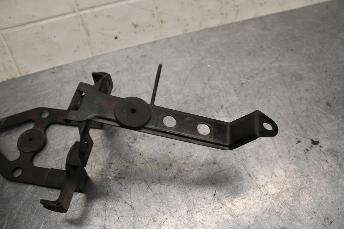 2001 Honda ST1100 BATTERY BOX  CLAMP STRAP BB77