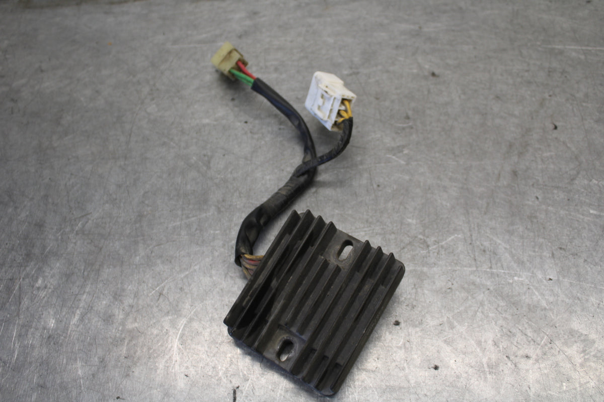 05-06 HONDA CBR600RR RECTIFIER VOLTAGE REGULATOR BB689