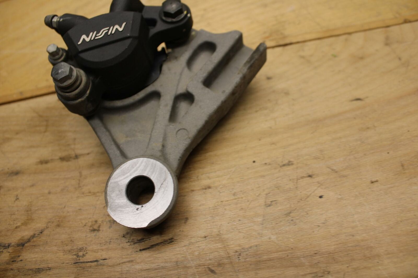 13-15 HONDA CBR500R REAR BACK BRAKE CALIPER W MOUNT BRACKET 43150-MGZ-J01 BB315