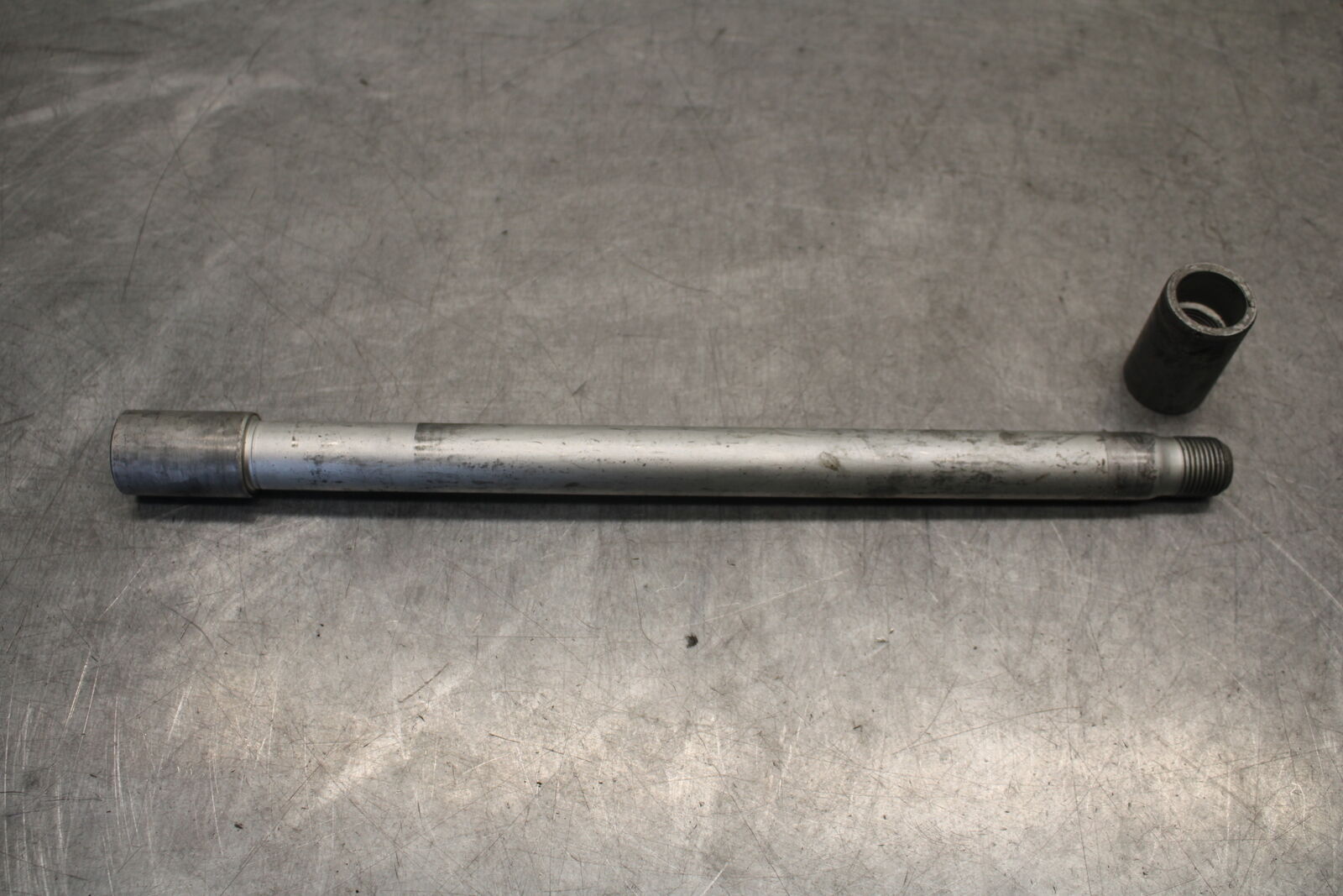 05-06 HONDA CBR600RR REAR BACK SWINGARM BOLT SUSPENSION PIVOT AXLE BB655