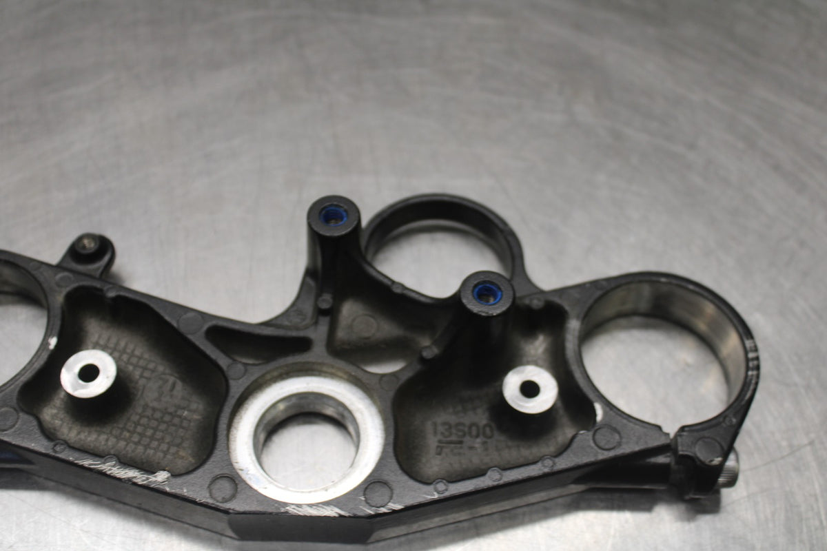 08-16 YAMAHA YZF R6 FORKS UPPER TRIPLE TREE CLAMP BB929