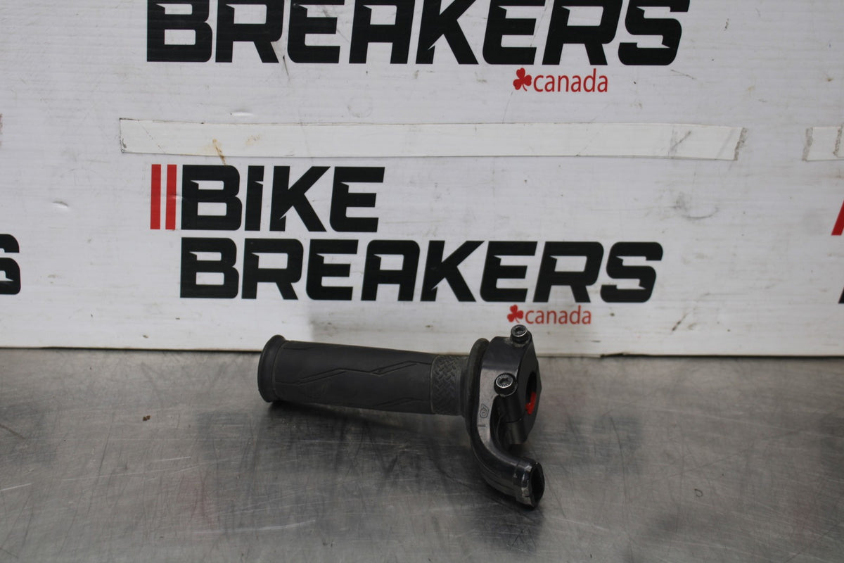 17 YAMAHA YZF R6 THROTTLE CABLE LINE HOUSING GUIDE BB922