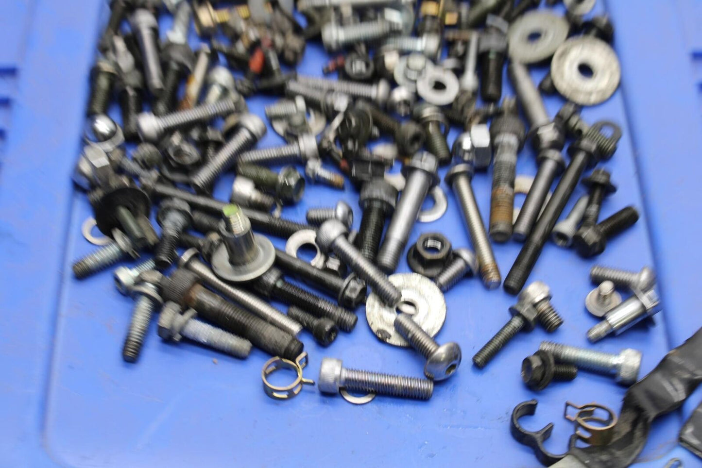 2005 Kawasaki Vulcan 1600 VN1600D Nomad MISCELLANEOUS BOLTS ENGINE BB556