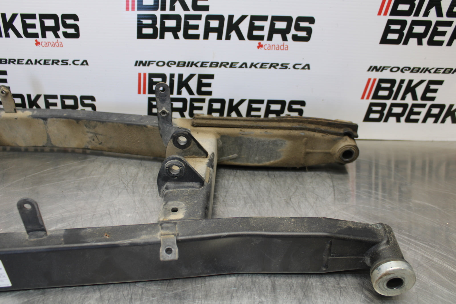 09-15 YAMAHA FZ6R REAR SWINGARM BACK SUSPENSION SWING ARM BB161