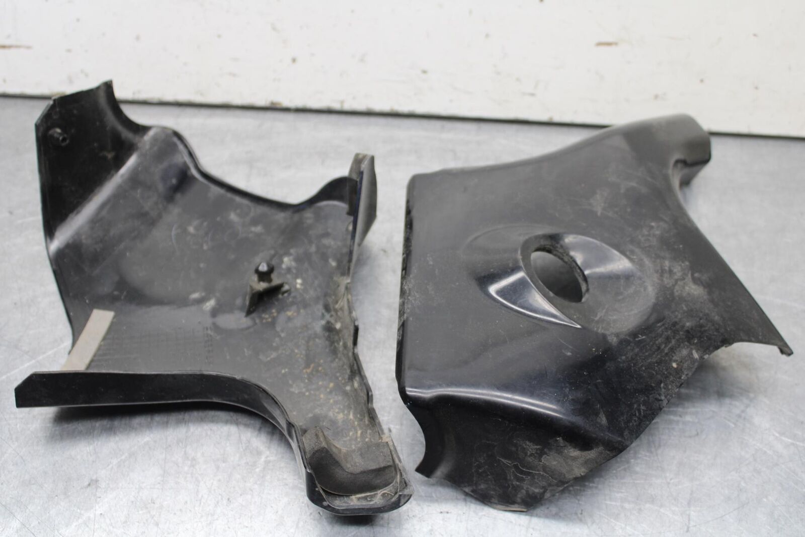2013 Suzuki Boulevard C50T IGNITION TRIM PANEL COVER PAIR SET BB625