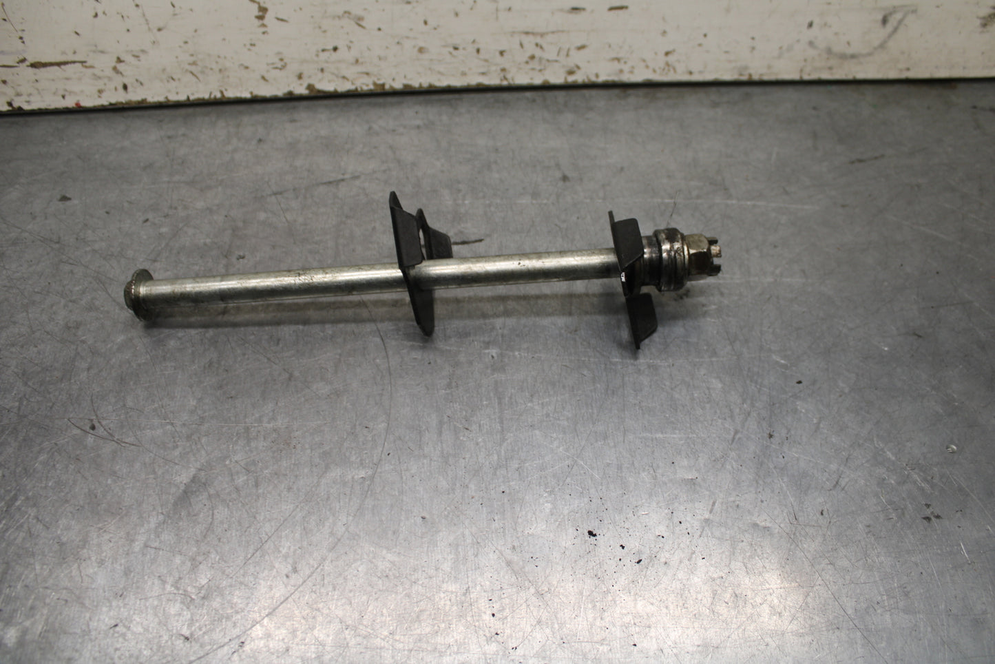 24 KAWASAKI NINJA 500 ABS REAR AXLE BACK WHEEL RIM PIVOT BOLT AXEL BB744