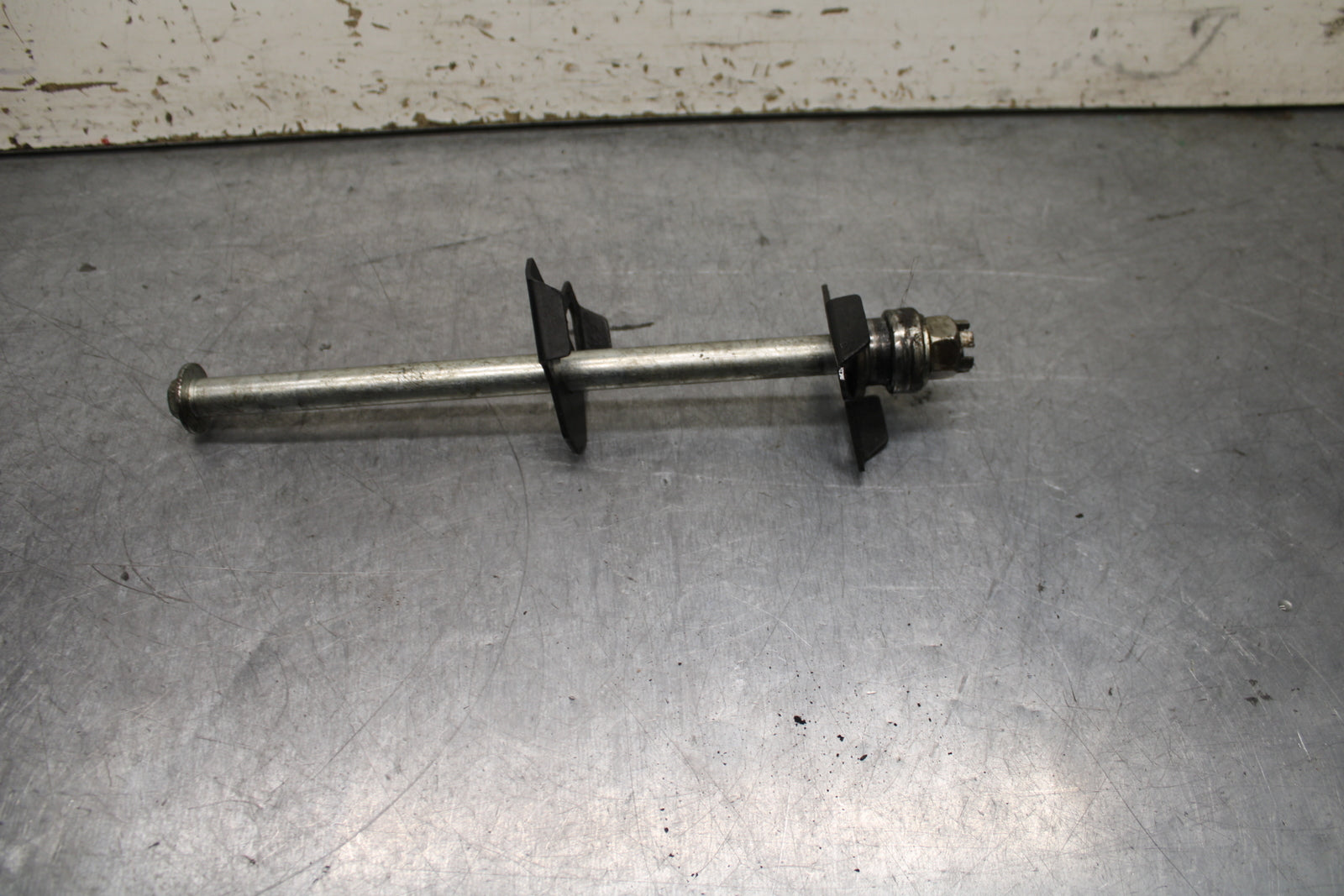 24 KAWASAKI NINJA 500 ABS REAR AXLE BACK WHEEL RIM PIVOT BOLT AXEL BB744