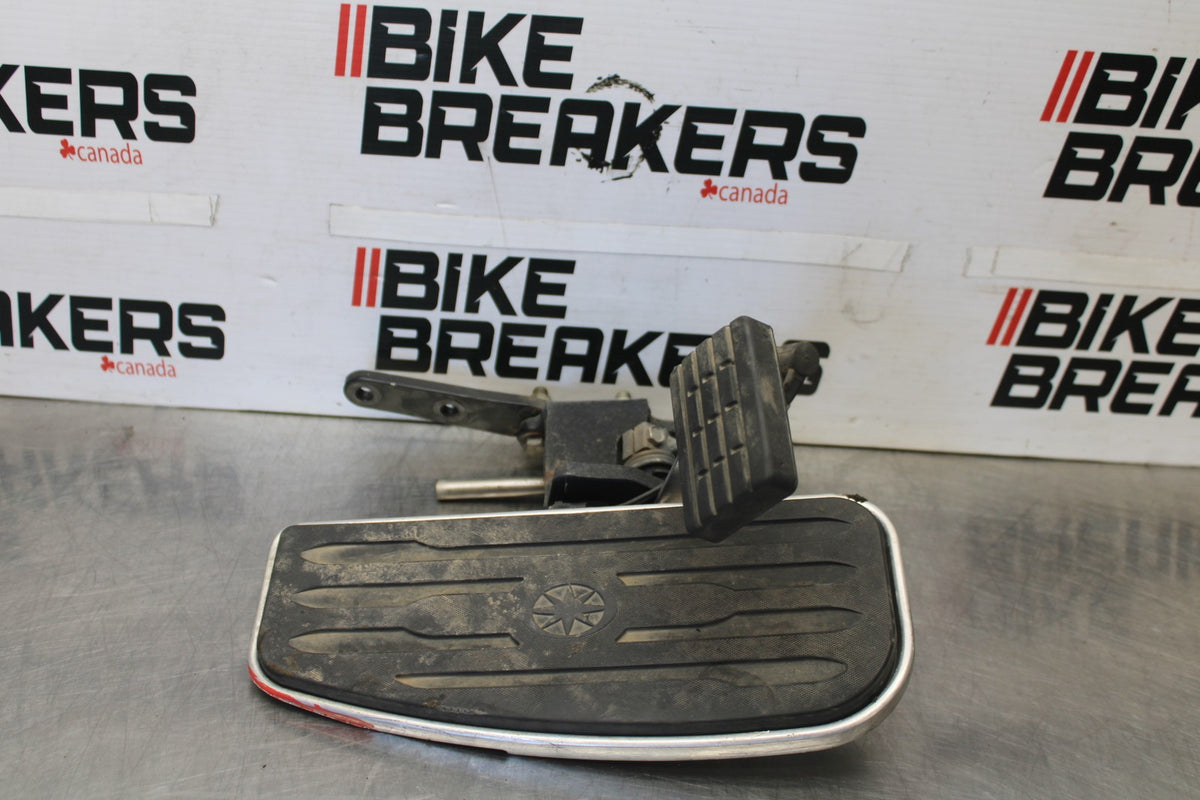 08 YAMAHA V STAR 1100 XVS1100AW CLASSIC RIGHT FRONT FOOT REST PEG STEP BB916