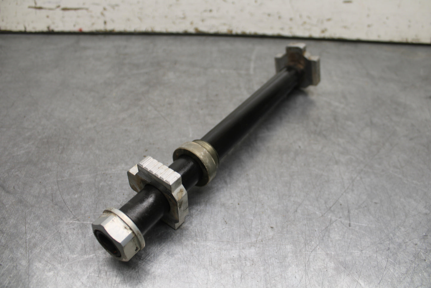 21-24 KTM 890 ADVENTURE R REAR AXLE BACK WHEEL RIM PIVOT BOLT AXEL BB723
