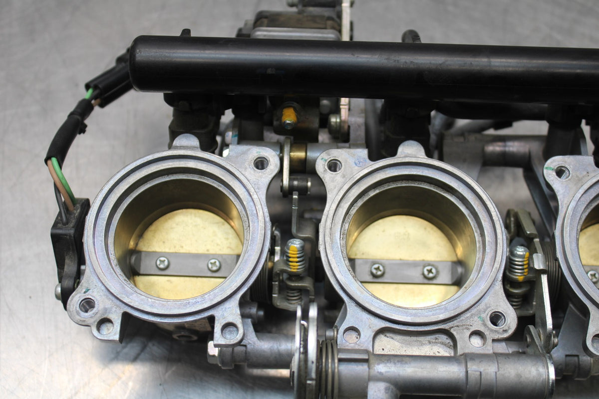 14 TRIUMPH STREET TRIPLE ABS MAIN FUEL INJECTORS / THROTTLE BODIES BB808