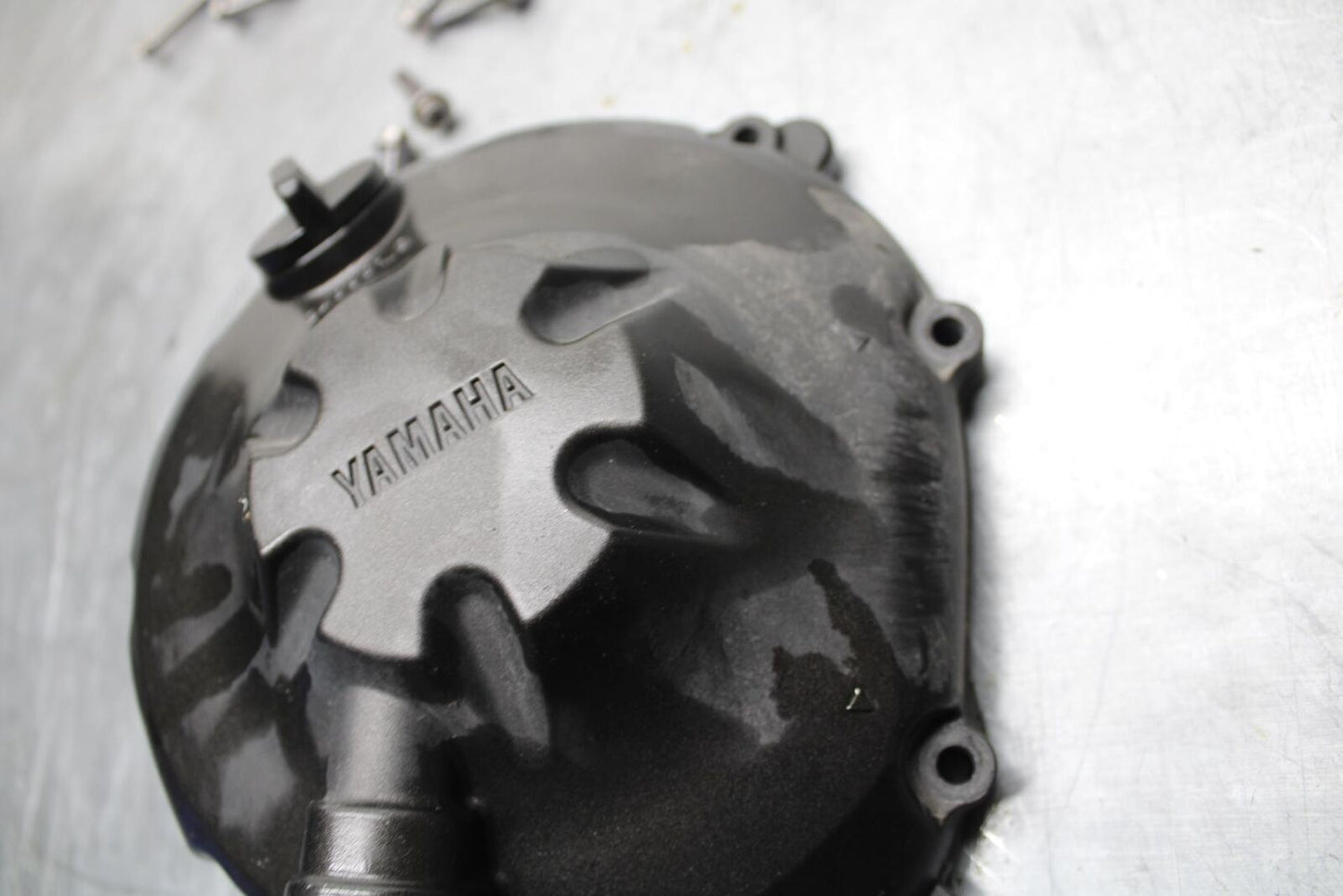 07 YAMAHA YZF R6 CLUTCH SIDE ENGINE MOTOR COVER 2C0-15421-00-00 BB495