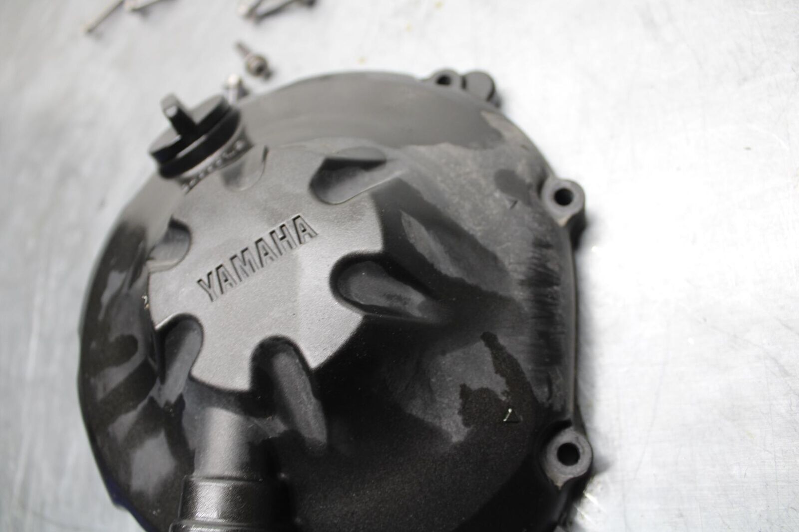 07 YAMAHA YZF R6 CLUTCH SIDE ENGINE MOTOR COVER 2C0-15421-00-00 BB495