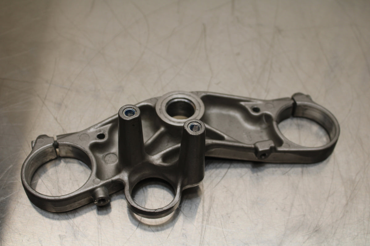 96 YAMAHA YZF750R FORKS UPPER TRIPLE TREE CLAMP BB137