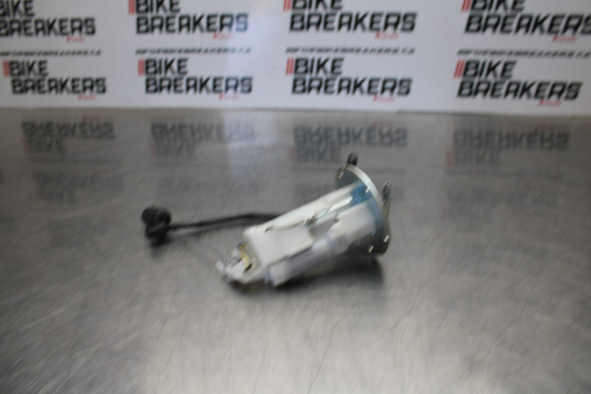 24-25 KAWASAKI NINJA ZX4R FUEL PUMP GAS PETROL SENDER UNIT BB174