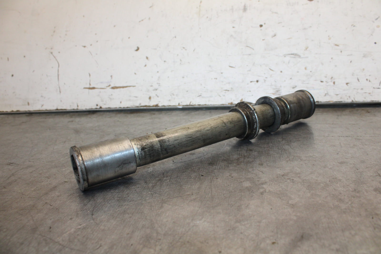 03-04 KAWASAKI NINJA ZX6RR FRONT WHEEL RIM AXLE PIVOT BOLT BB684