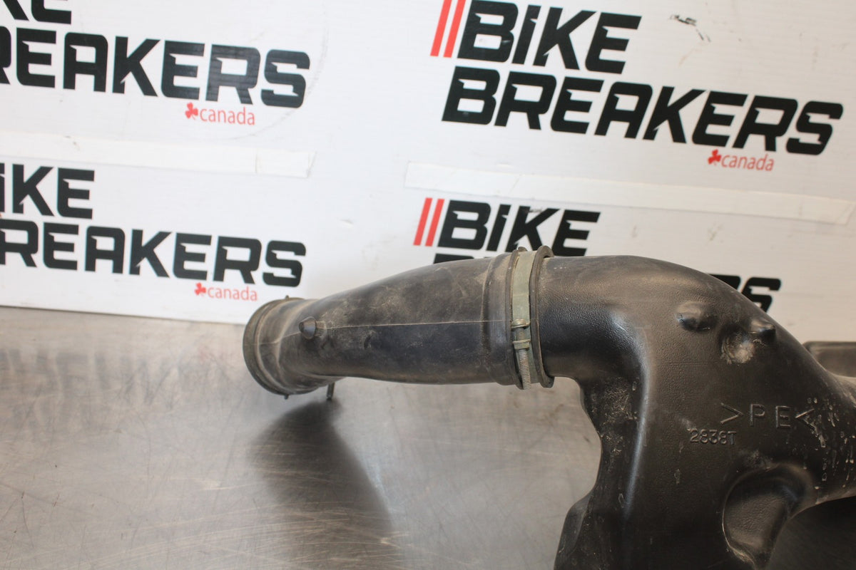 05 YAMAHA YZF R6 OEM RIGHT LEFT AIR INTAKE DUCTS BB894