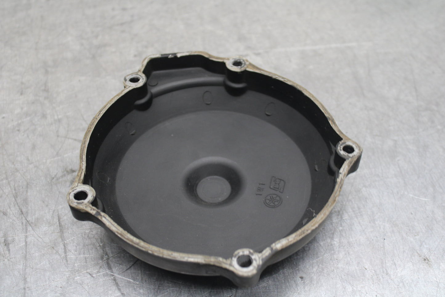 82-83 YAMAHA IT175 ENGINE MOTOR STATOR GENERATOR MAGNETO COVER BB108