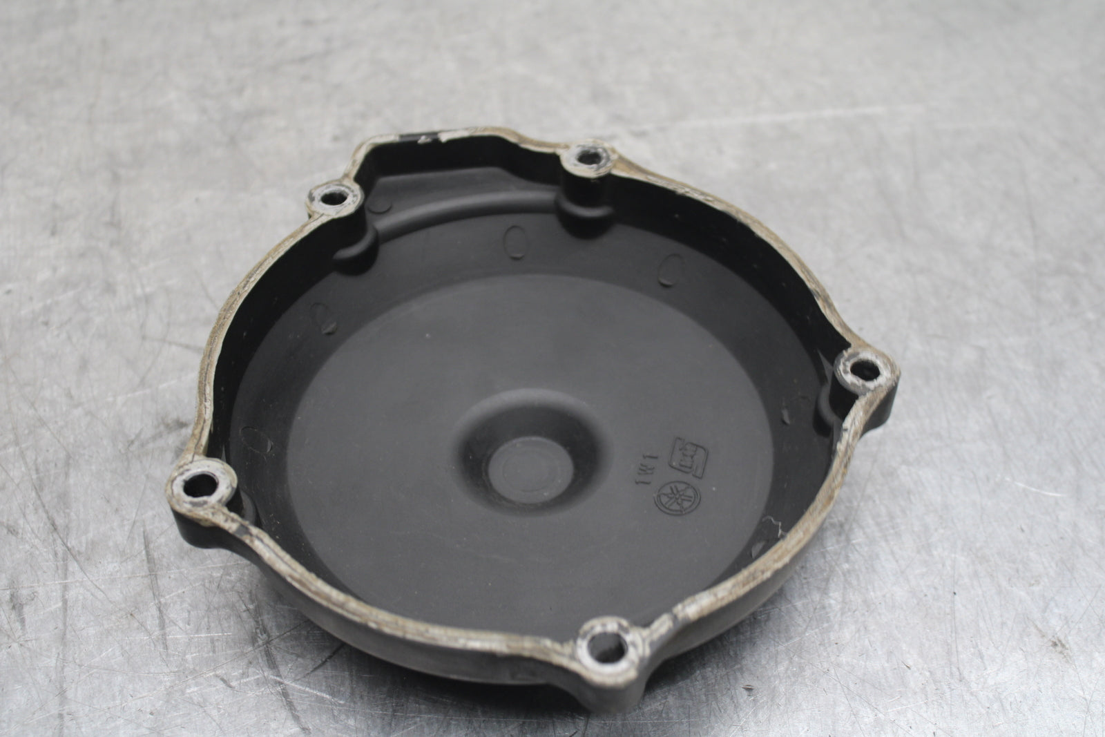 82-83 YAMAHA IT175 ENGINE MOTOR STATOR GENERATOR MAGNETO COVER BB108