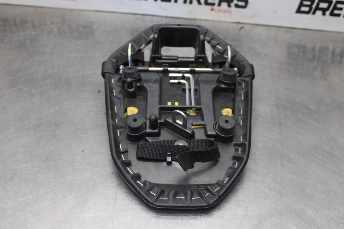 23-24 YAMAHA MT-07 REAR BACK PASSENGER TANDEM SEAT PAD SADDLE PILLION BB927