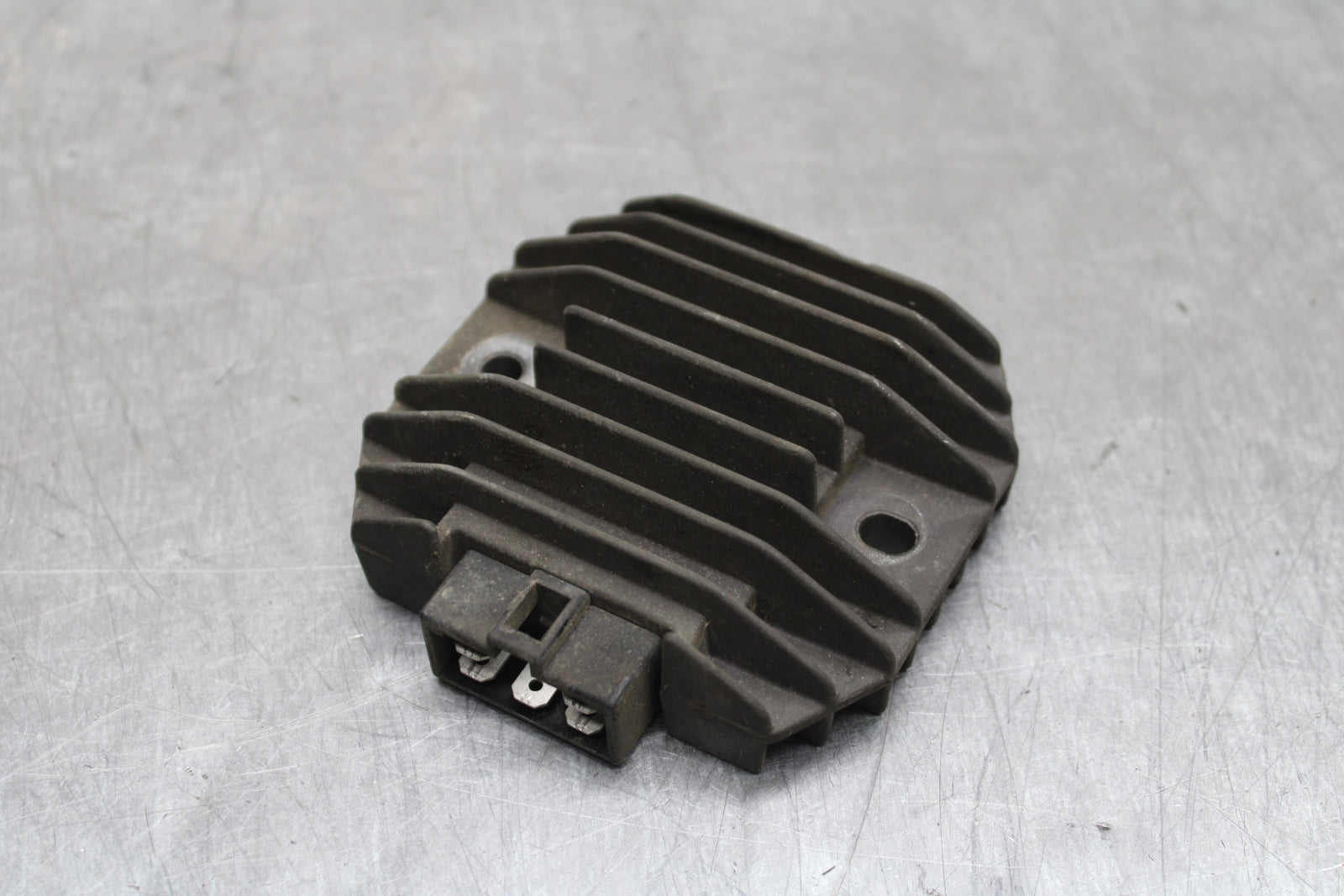 00-01 YAMAHA YZF R1 RECTIFIER VOLTAGE REGULATOR BB755