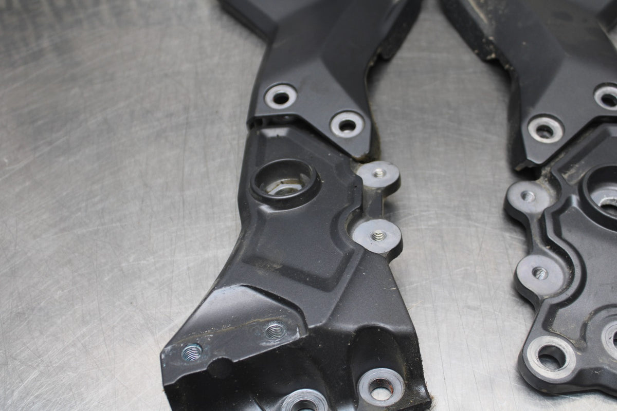 22-25 YAMAHA YZF R7 LEFT RIGHT REARSET REAR SET DRIVER PEG BRACKETS MOUNTS BB769