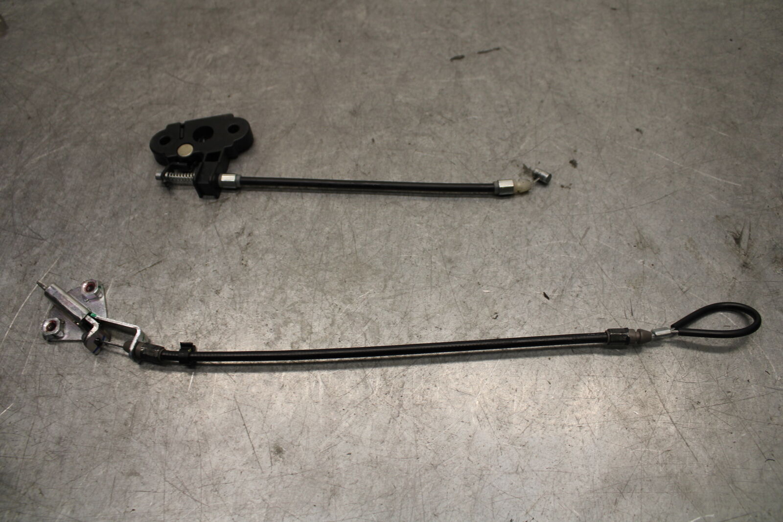 18-23 KAWASAKI NINJA 400 REAR & FRONT SEAT LATCH LOCK ASSEMBLY BB660