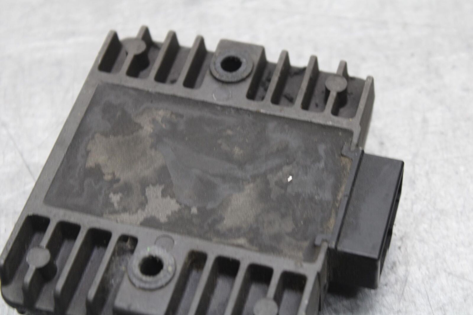 05 YAMAHA YZF R6S RECTIFIER VOLTAGE REGULATOR BB95