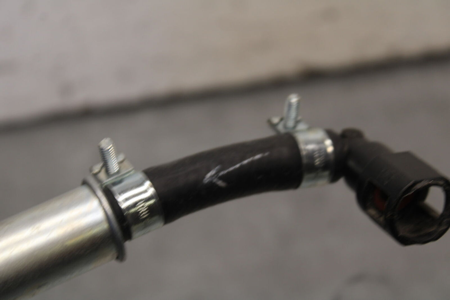 05-06 SUZUKI GSXR1000 FUEL HOSE GAS LINE TUBE PIPE 15810-41G00 BB677